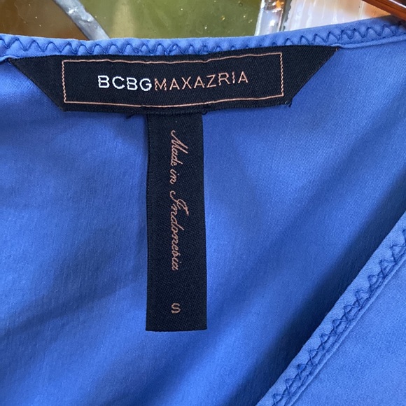 BCBG Maxazria blue sleeveless top - Picture 2 of 3